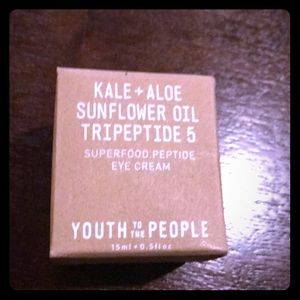 Kale + Aloe sunflower oil tripeptide 5 eye cream